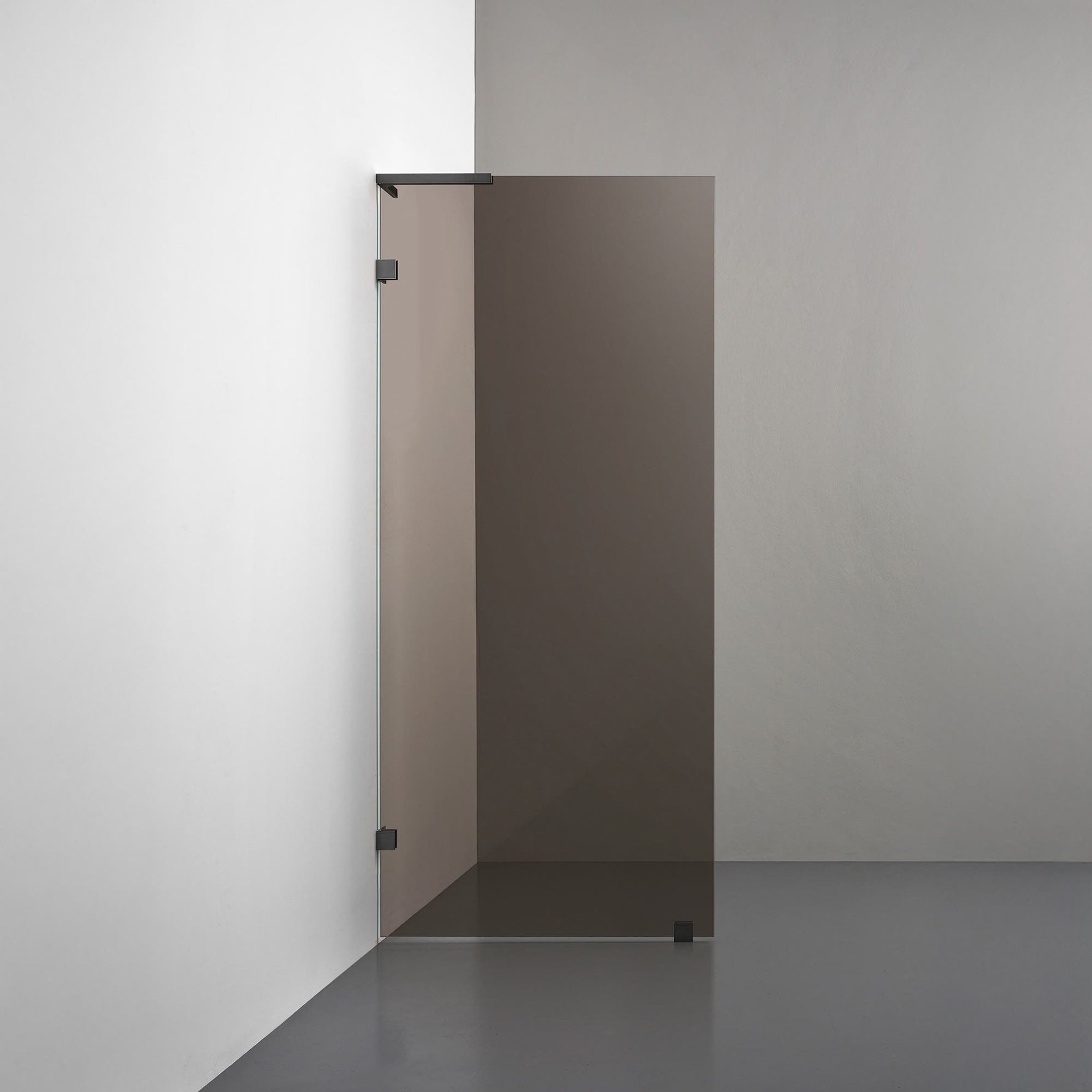 ROOH R4 Badkarsvägg, Brunfärgat glas, Matte black, Vänster 