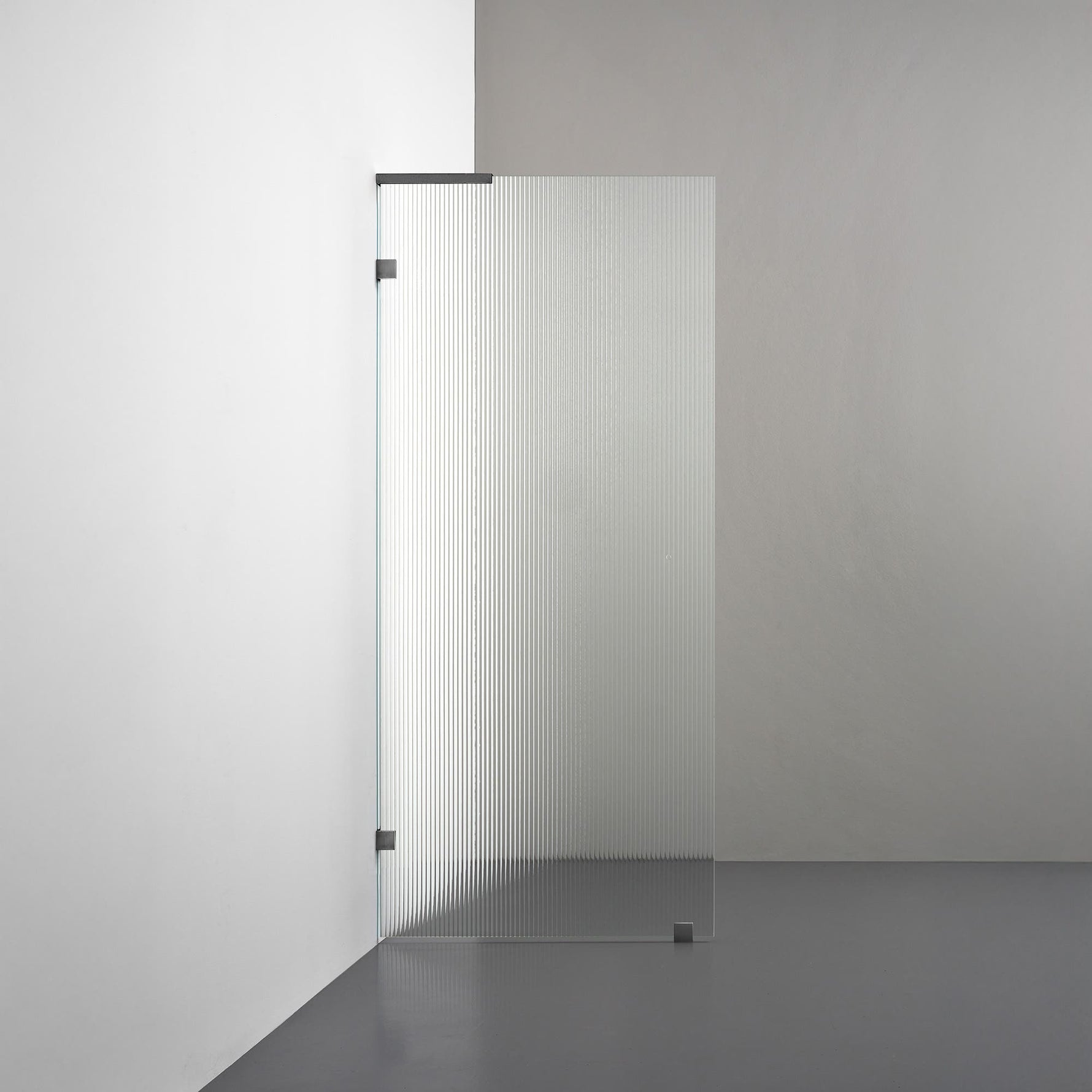 ROOH R4 Badkarsvägg, Räfflat glas, Br Bl Chrome, Stödbeslag vänster måttbeställd 