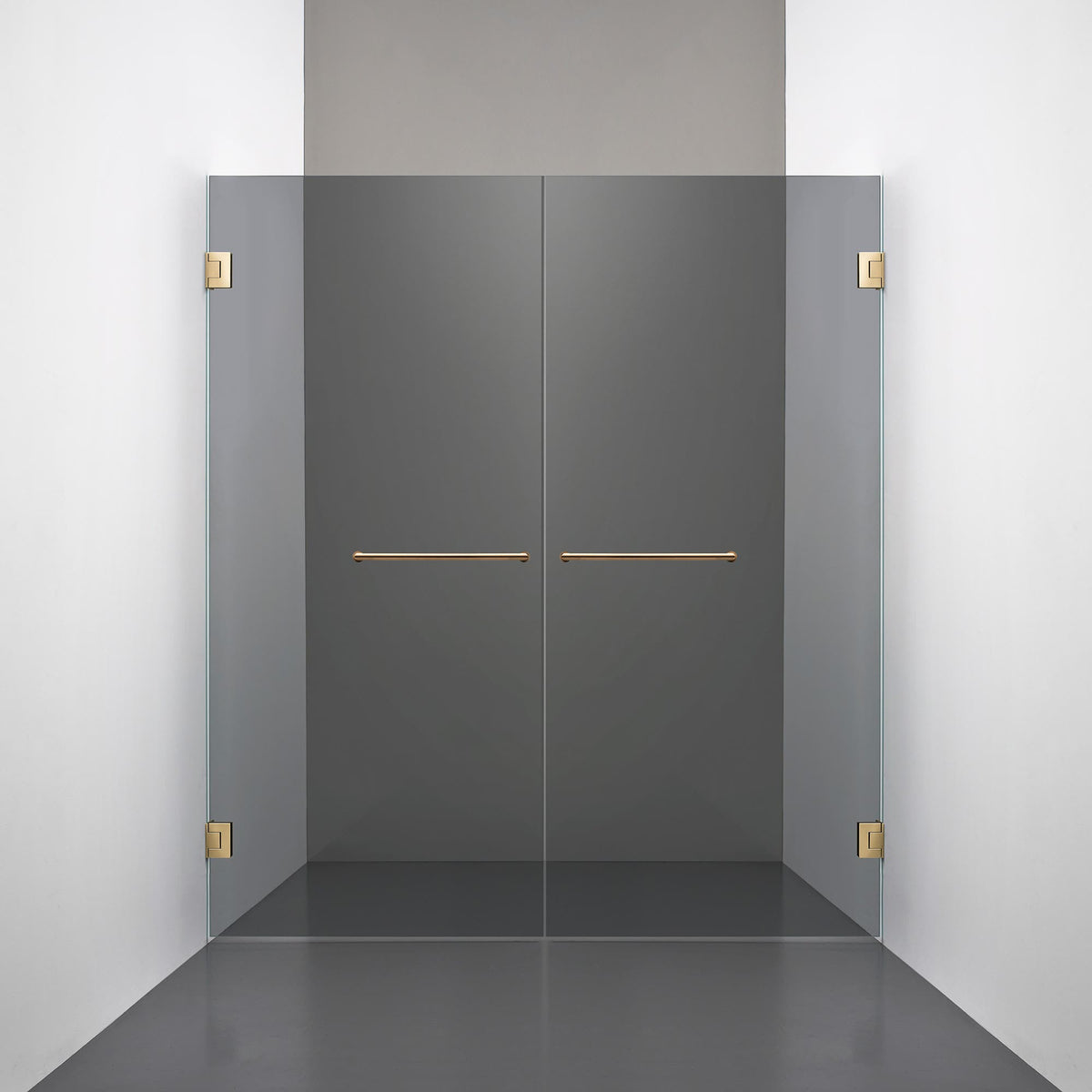 ROOH R4 Duschnisch Dörr+Dörr måttbeställd, Rökfärgat glas, Brass, handtag Towelbar 