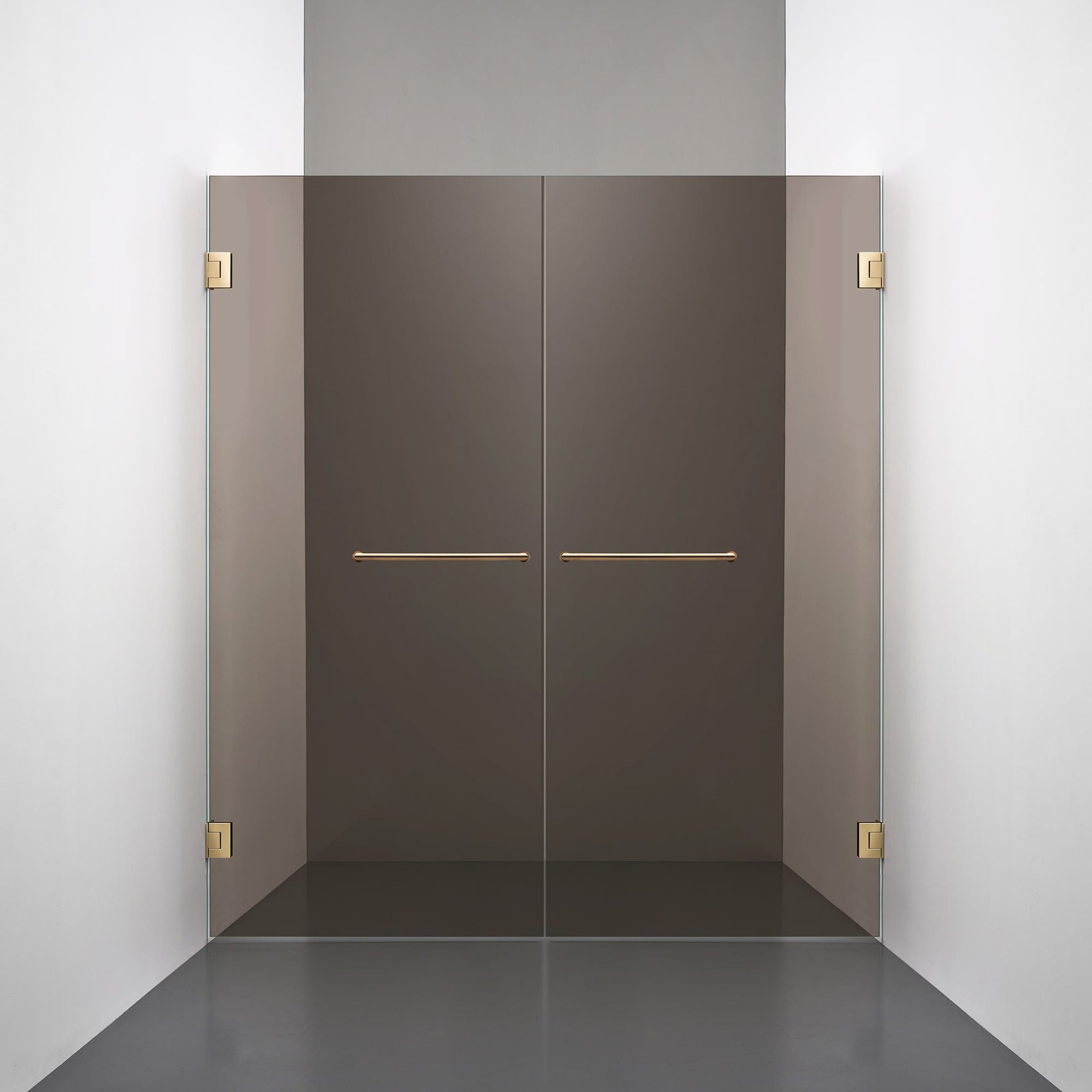 ROOH R4 Duschnisch Dörr+Dörr måttbeställd, Brunfärgat glas, Brass, handtag Towelbar 