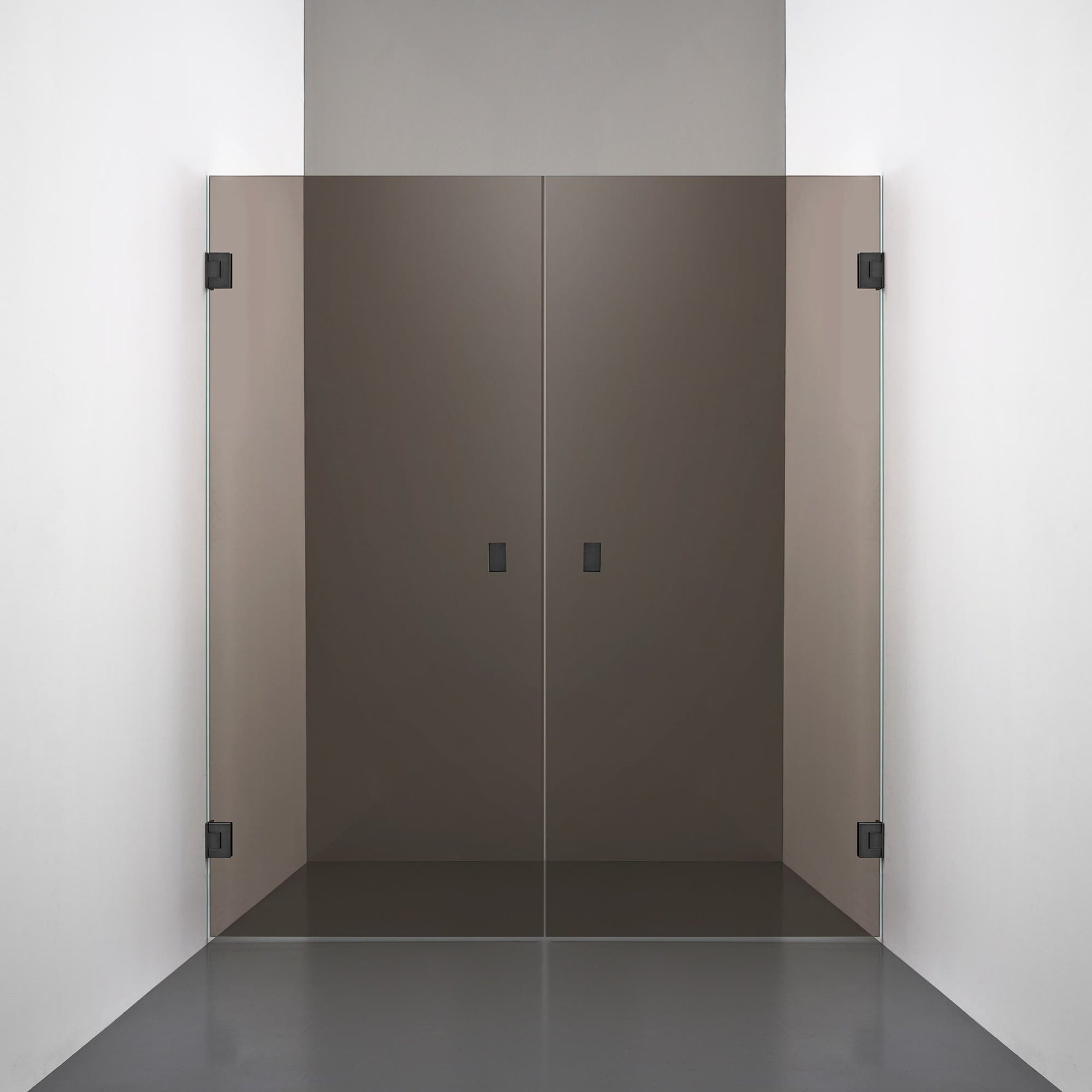 ROOH R4 Duschnisch Dörr+Dörr, Brunfärgat glas, Matte black, handtag Knob 