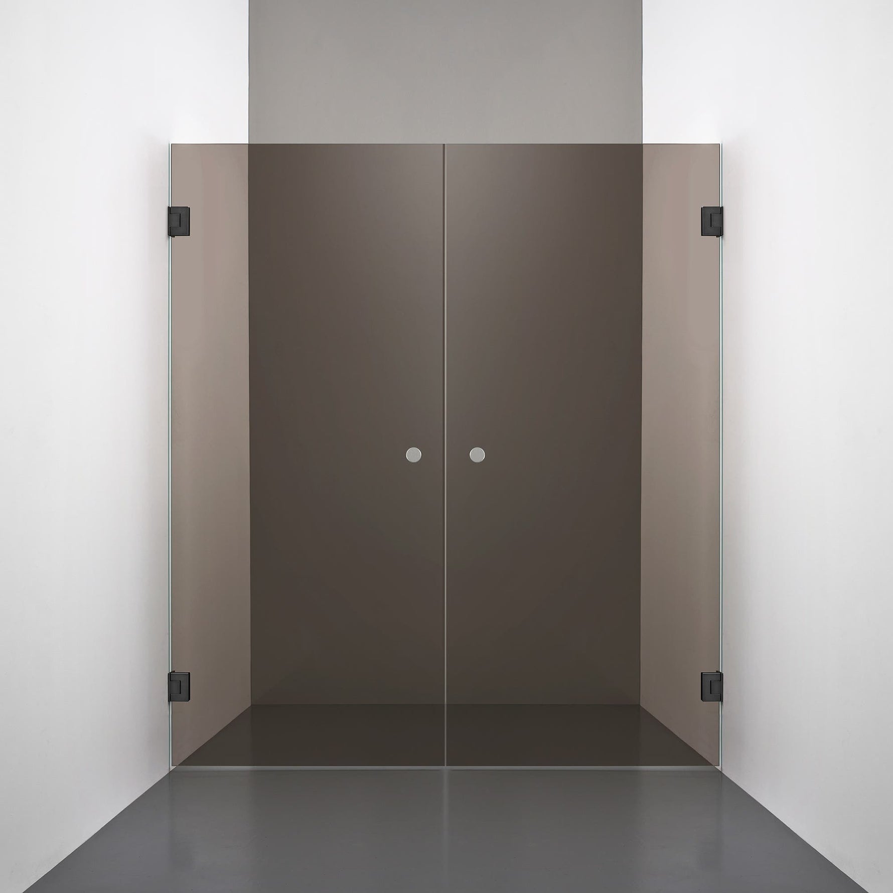 ROOH R4 Duschnisch Dörr+Dörr måttbeställd, Brunfärgat glas, Matte black, handtag Hole 