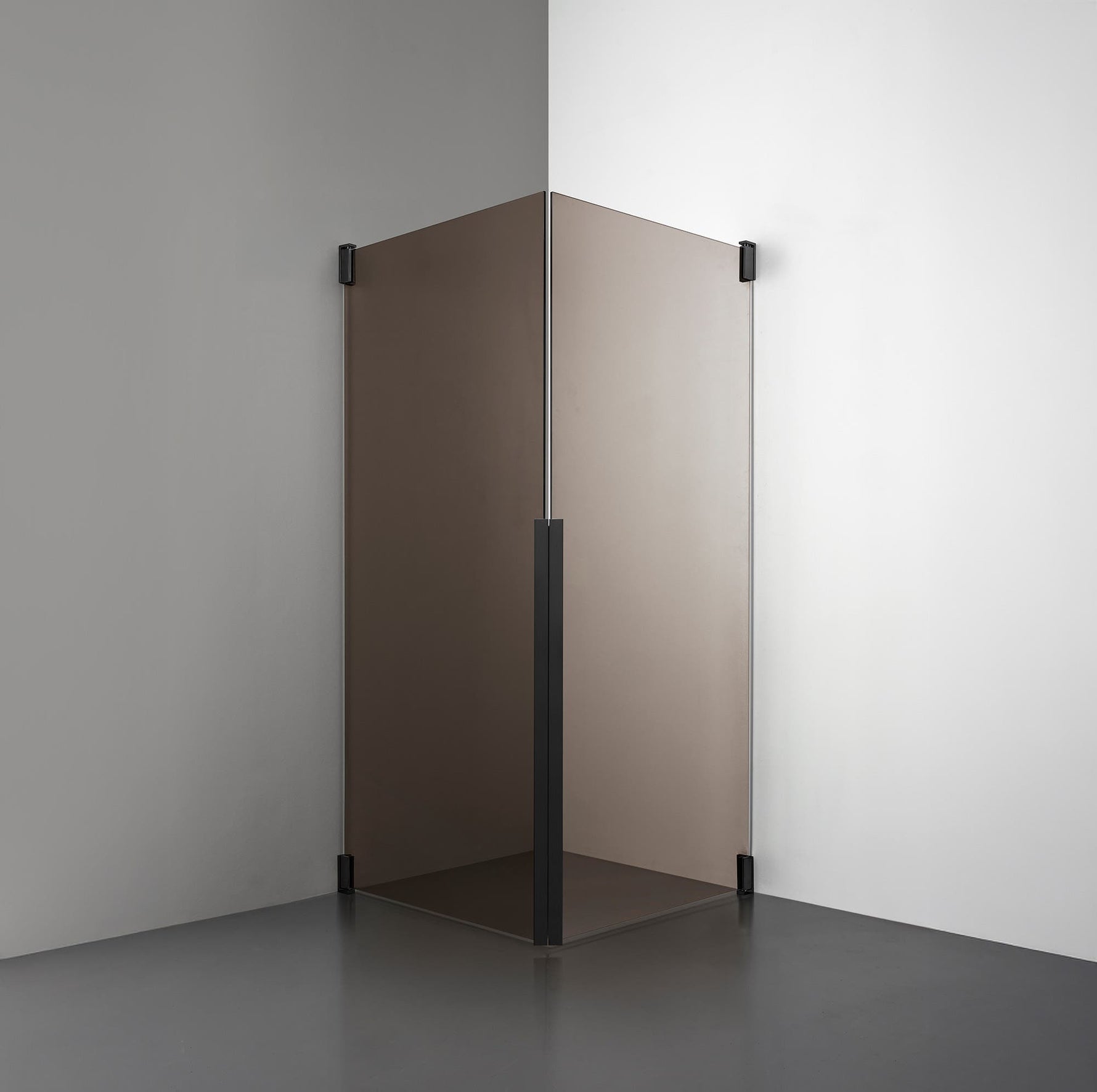 ROOH R2 Duschhörna Dörr+Dörr, Brunfärgat glas, Matte black måttbeställd 
