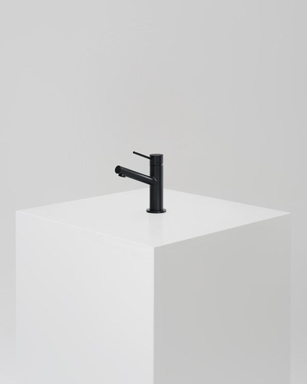 Tvättställsblandare INR Steel Vector Low Matte Black