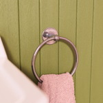 Handduksring Burlington Krom i badrum