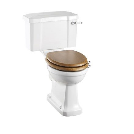 Toalettstol Burlington förhöjd med bred cistern 52 cm med soft close-sits och spolvred i krom