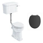 Toalettstol Burlington lågspolande förhöjd med smal cistern 44 cm med soft close-sits och spolvred i krom, sits matt svart