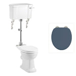 Toalettstol Burlington mellanhög förhöjd med bred cistern 52 cm med soft close-sits och spolvred i krom + spolrörskit, sits blå