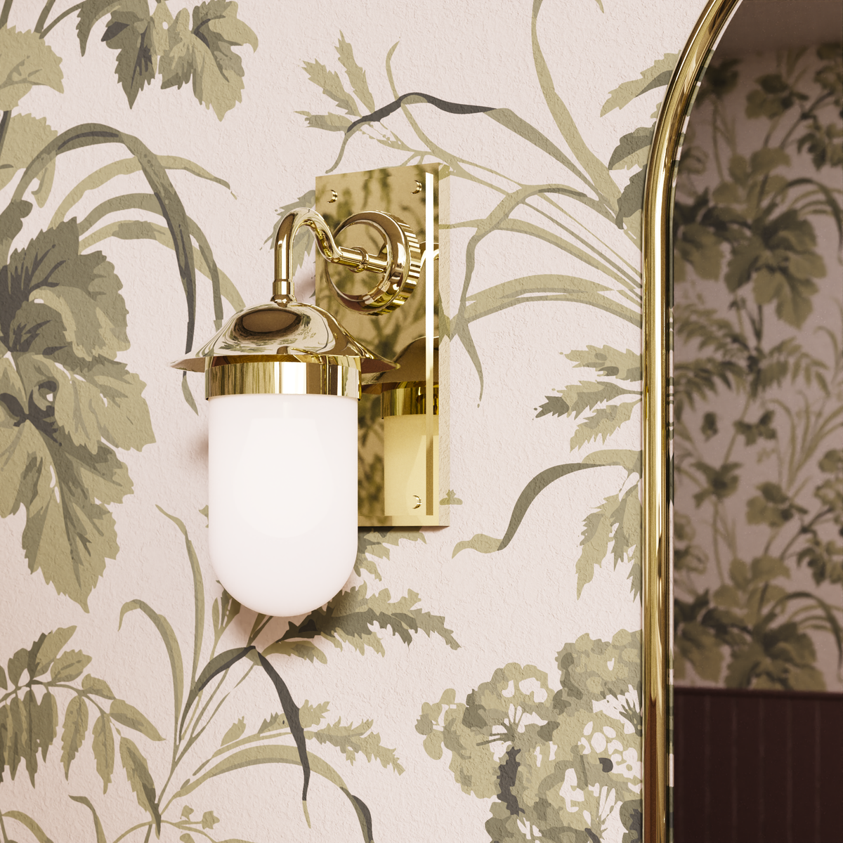 Vägglampa Burlington Guild med frostat glas Guld i badrum