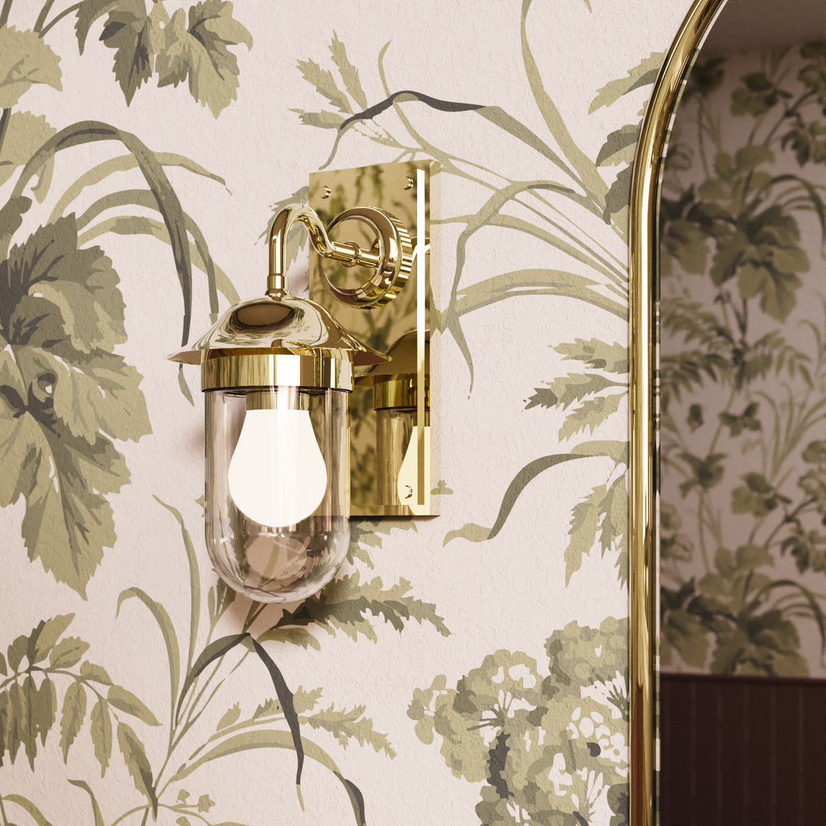 Vägglampa Burlington Guild med klart glas Guld i badrum