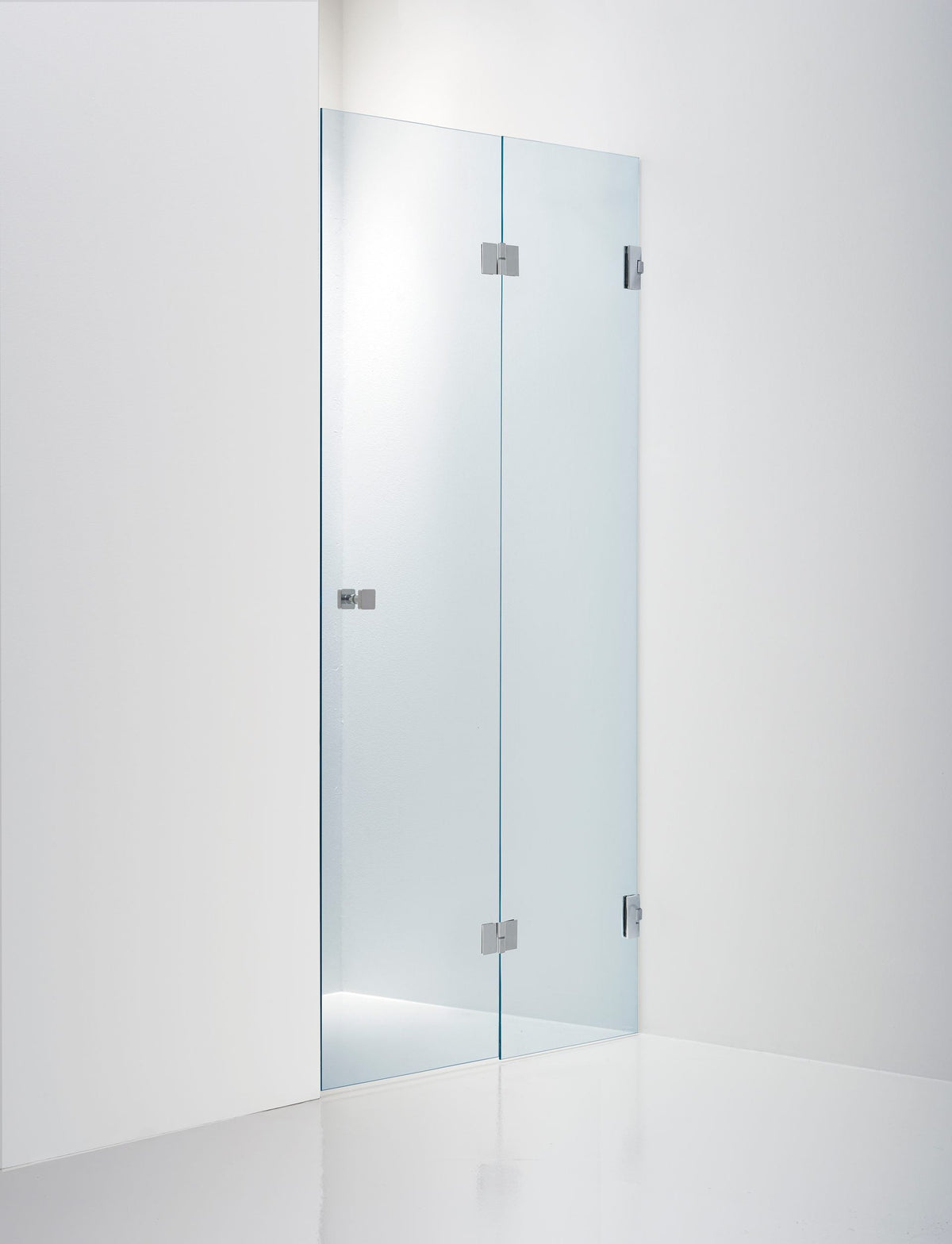 Duschdörr Duschbyggarna Design Plus Vikdörr måttbeställd, Högerhängd, Krom, Klarglas 6 mm