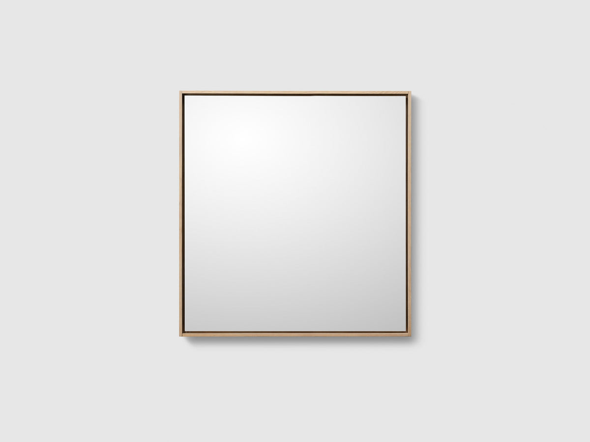 Haven M7 spegel 800x850 mm med träram i Oak Wood