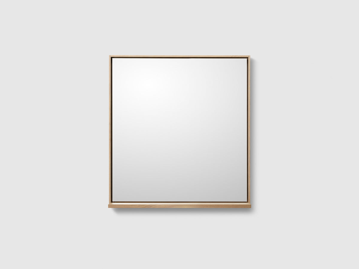 Haven M7 spegel 800x850 mm med träram i Oak Wood med hylla