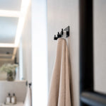 Kroklist med 3 krokar Base 220 Mattsvart Beslag Design bild 2